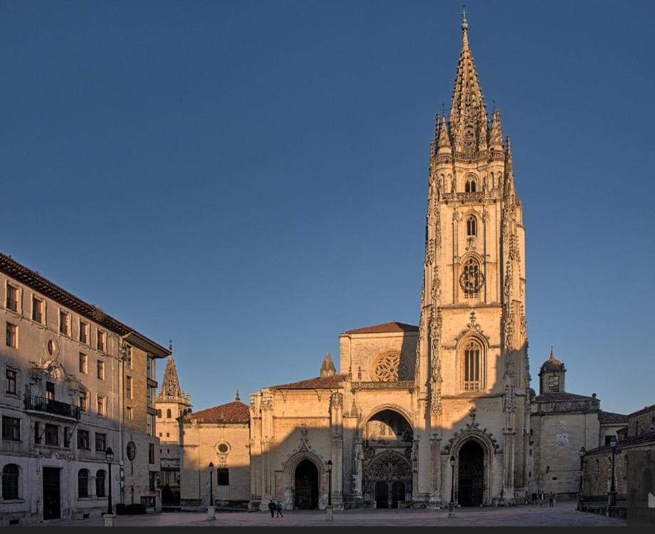 Alojamiento Oviedo 1 Екстер'єр фото